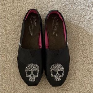 Tom’s shoes limited edition